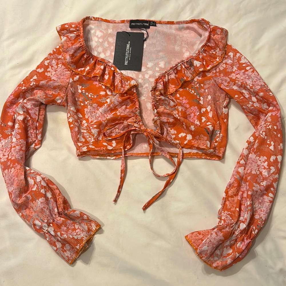 NWT peachy/pink floral crop ruffle tie top
